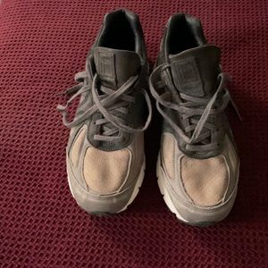 New Balance v4 990